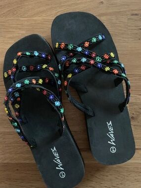 Y2K beaded flowers platform sandals - Size 7